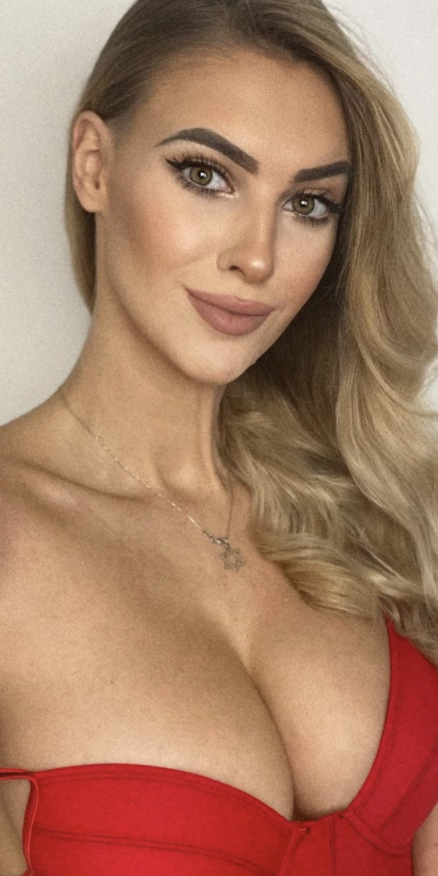 An absolute beauty. Please do porn.