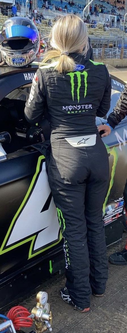 Her pussy has to be super tight! I want to stretch her so fucking bad.