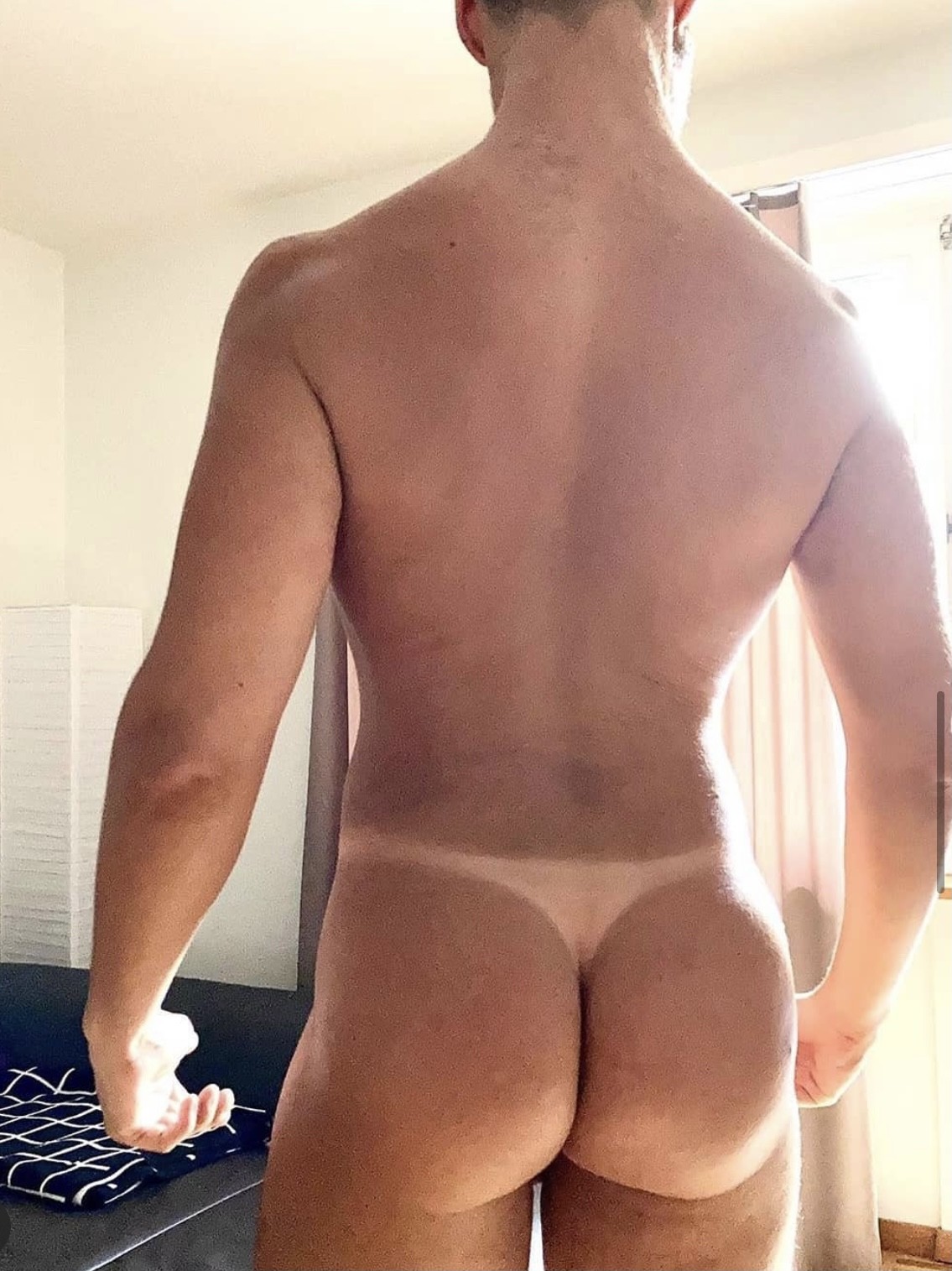 Stud with a sexy tan line