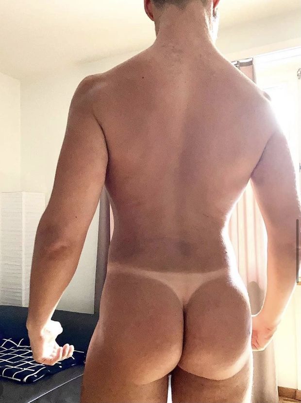 Stud with a sexy tan line