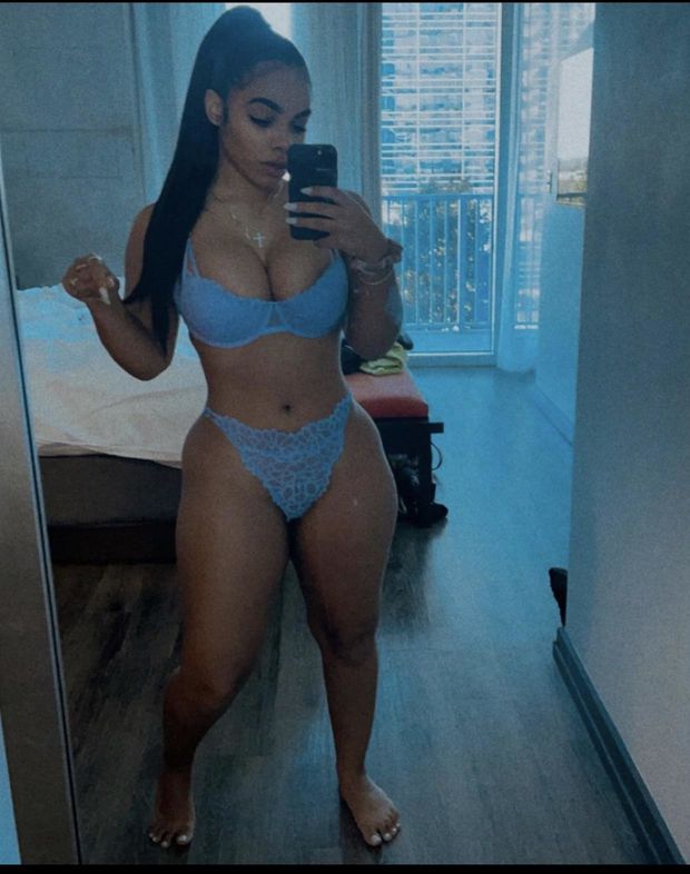 Nu-ski in a Blue bra