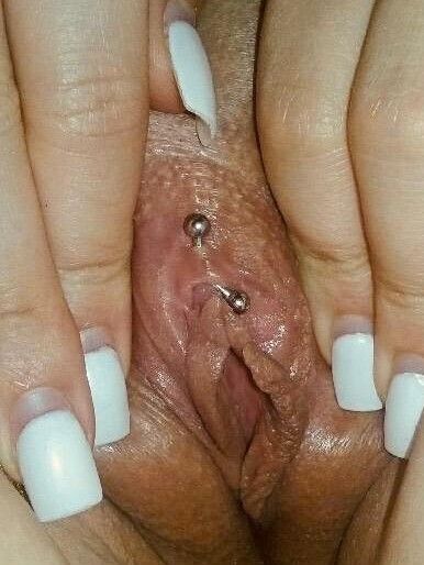 Spreading my pussy for you daddy.. please stick it in?