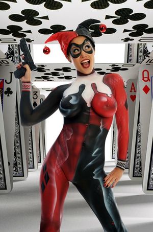 Harley Quinn Bodypaint Cosplay