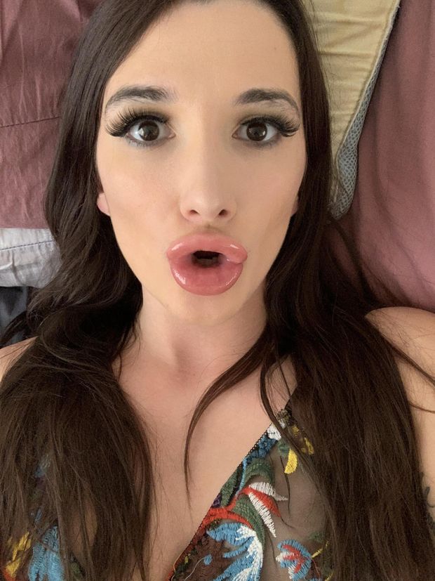 lips need a dick