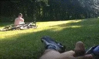 PISSE AU PARC
