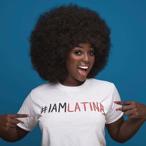 ¤ [ Bosom-Pointing Afro Latina Babe ] ¤