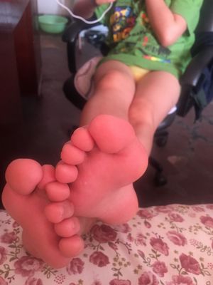 Smell my feet! I just take off my sexy heel