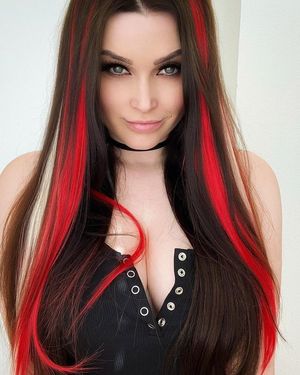 Niece Waidhofer highlights