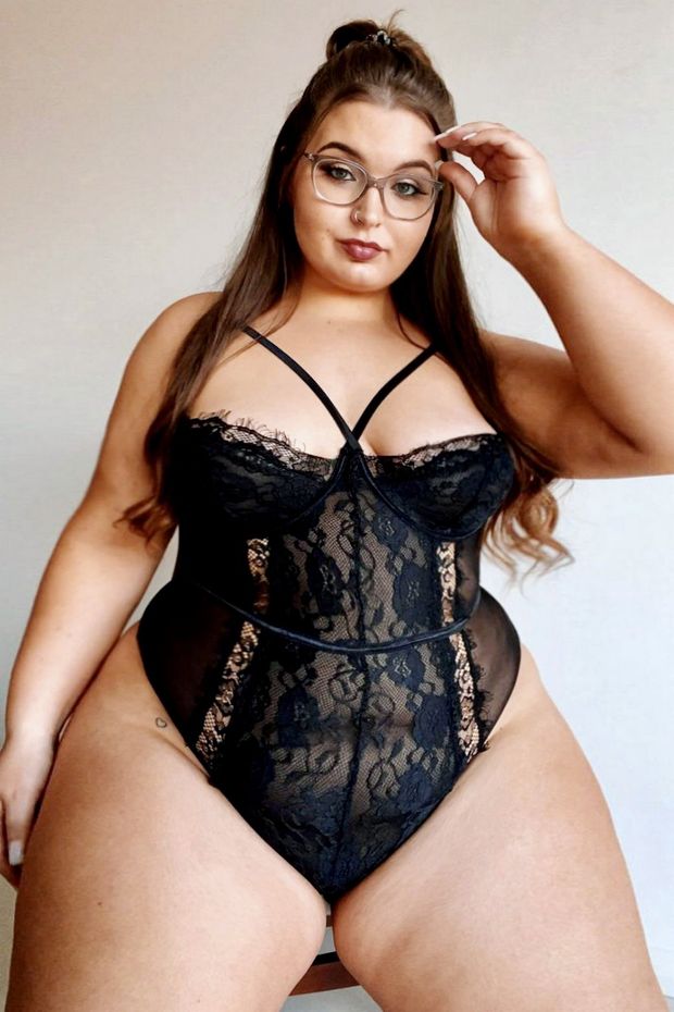 thick babe