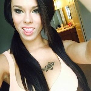 Peta Jensen selfie