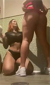 teen twerk big ass with friends spanking