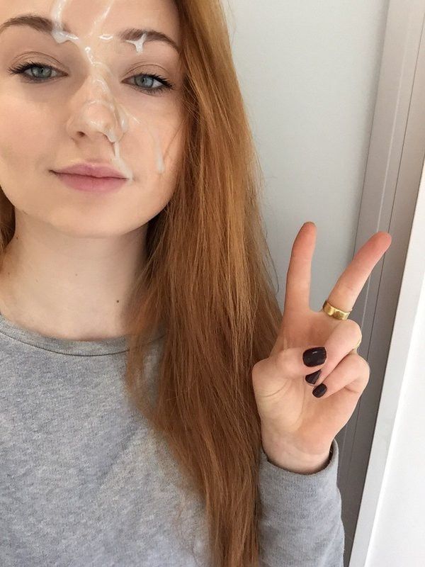 Sophie cum selfie