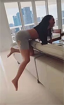 see my ass and pussy in leggings guys