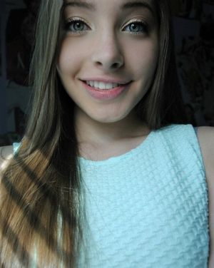 Super cute look from gorgeous brunette