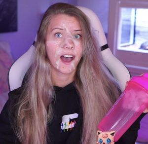 Omg! My Twitch was still on while I was applying my favorite moisturizer