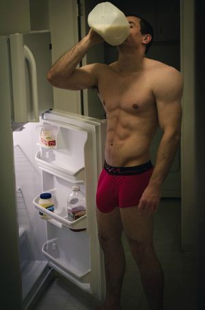 I wanna lick the cum from his huge bulge