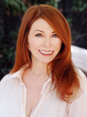 Red hair, blue eyes & big boobs with great looks.