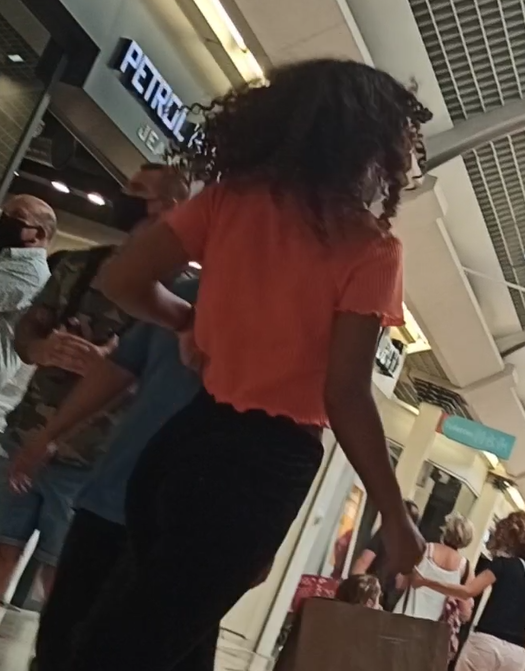 PICTURE tight ass non nude 3