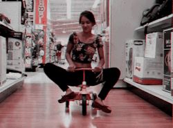 She wont be allowed back in that store