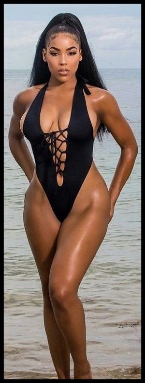 [ Ｋｎｏｃｋｏｕｔ Smooth-Legged Hip-ａＳＳ BaBe ]