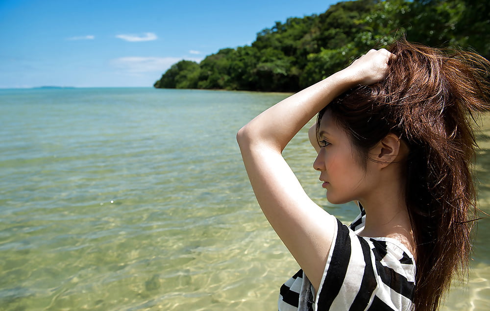Hana Aoyama gazing into the distance