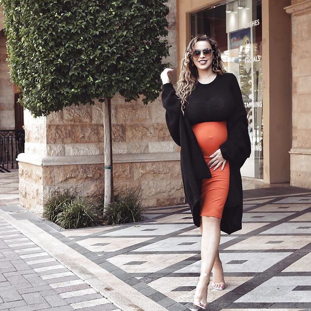 Berautiful pregnant Jordan Carver