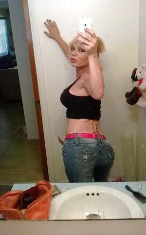 Transexuel mature 56 ans super en forme et sexy dans les Alpes-Maritimes
