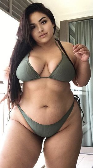 thick babe