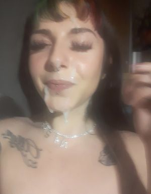 Amateur girlfriend pasted with cum