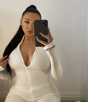 Meghans big tits bursting out