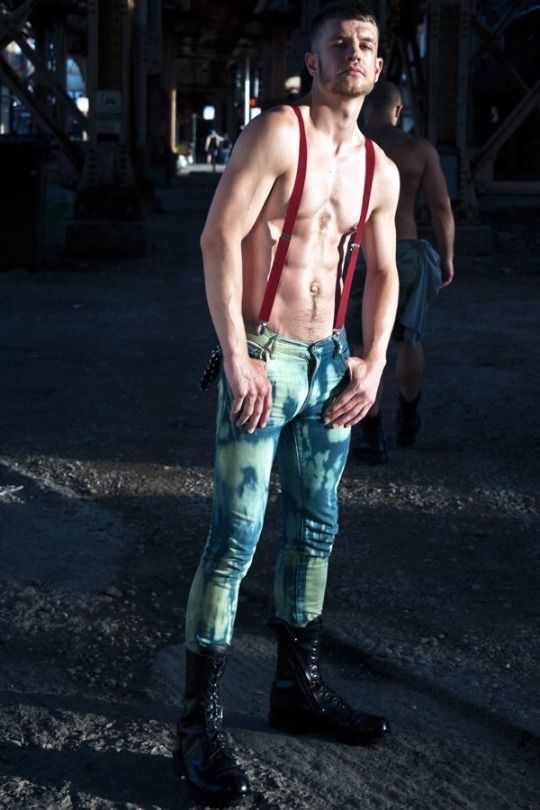Sexy skinhead