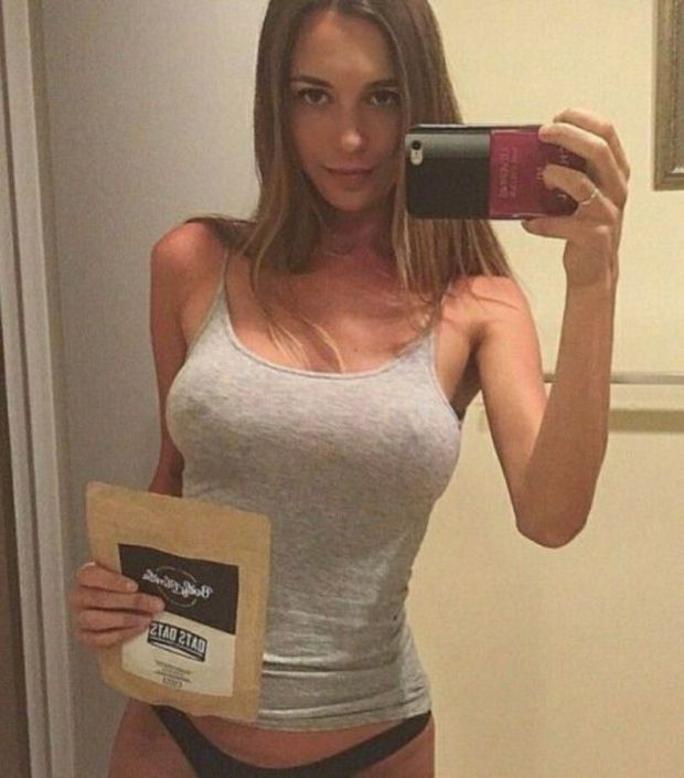 brunette selfie