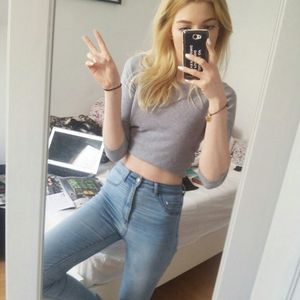 blonde teen selfie