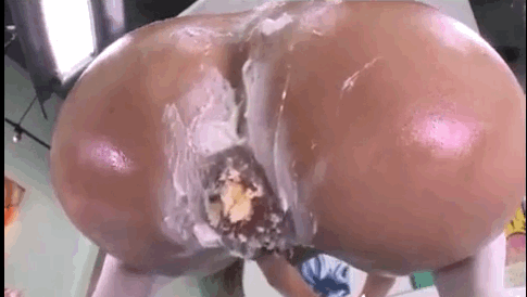 Shitting Out A Cupcake