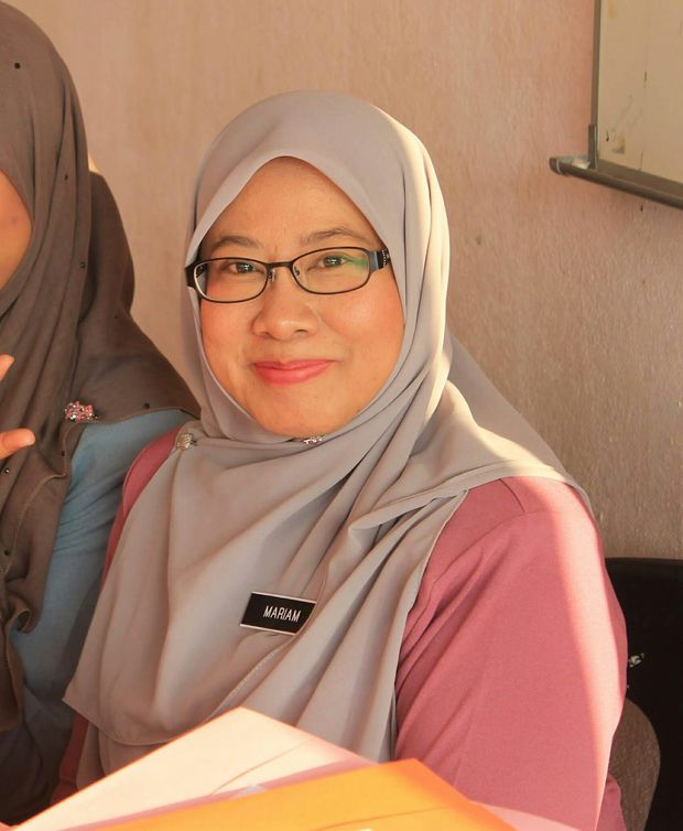 Hot Hijab MILF