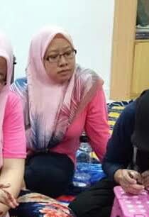 Hot Hijab MILF