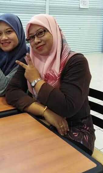 Hot Hijab MILF