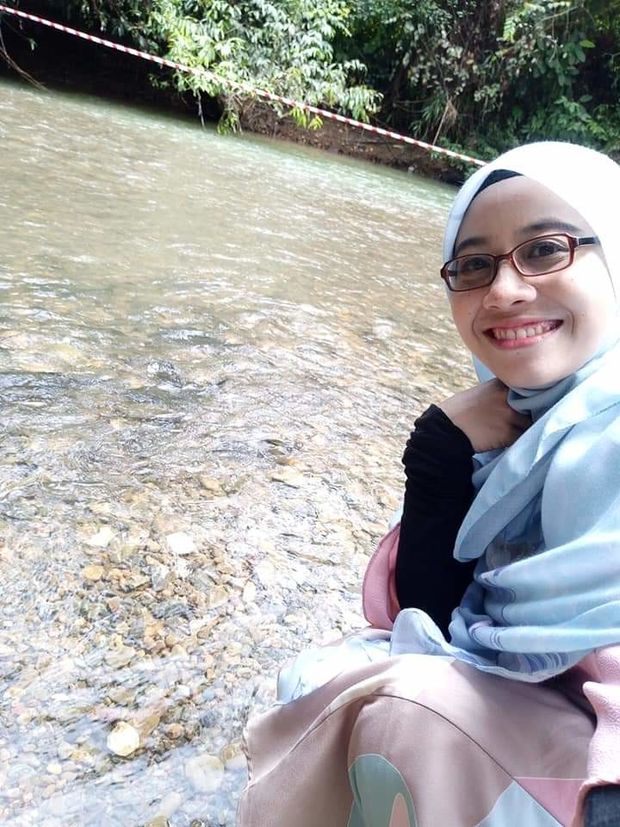 Hot Hijab MILF