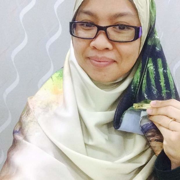 Hot Hijab MILF