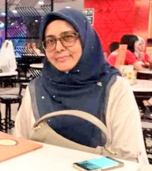 Hot Hijab MILF
