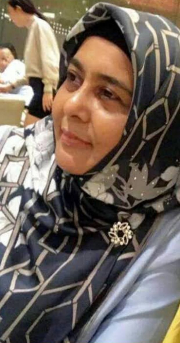 Hot Hijab MILF