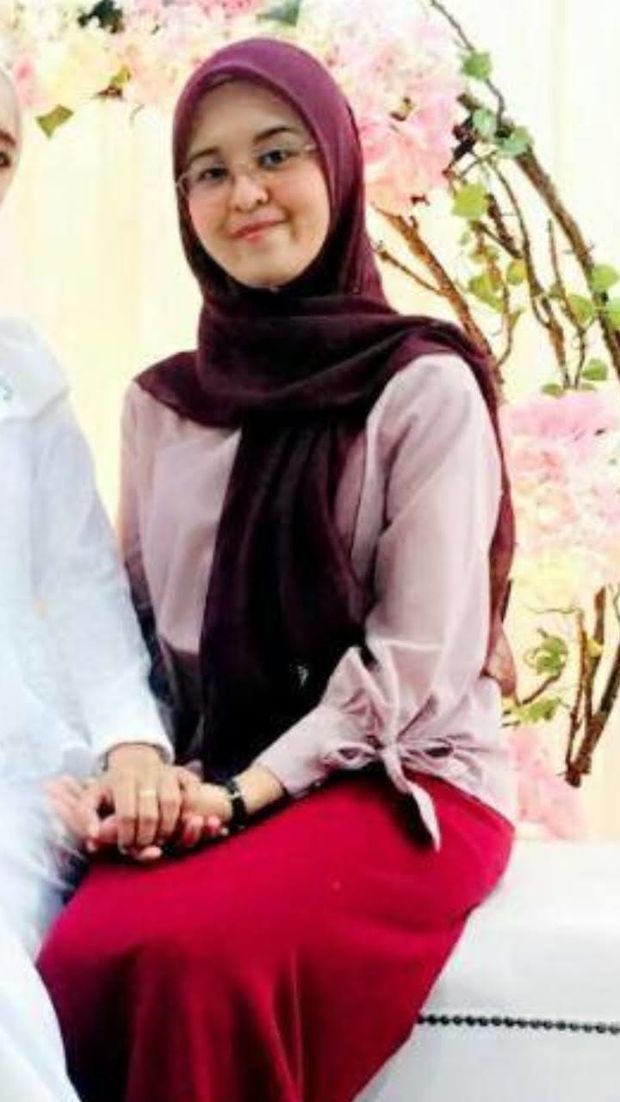Hijab teen
