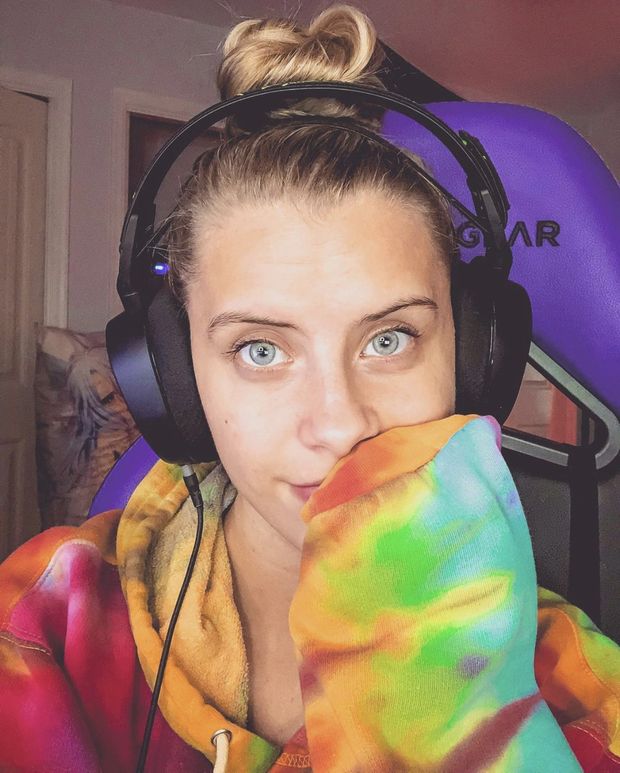 It’s only a monster black cock that’ll make Hannah hide a smile like that.