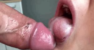 slut love cum in her mouth