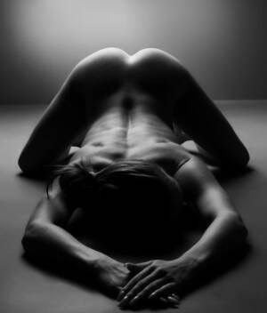 Nude Art Ass Up pose