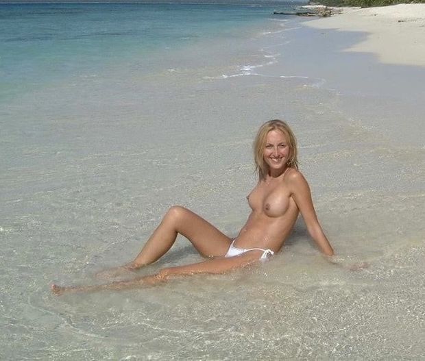 Sexy milf on holiday