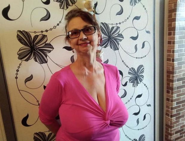 Huge boobs!!!