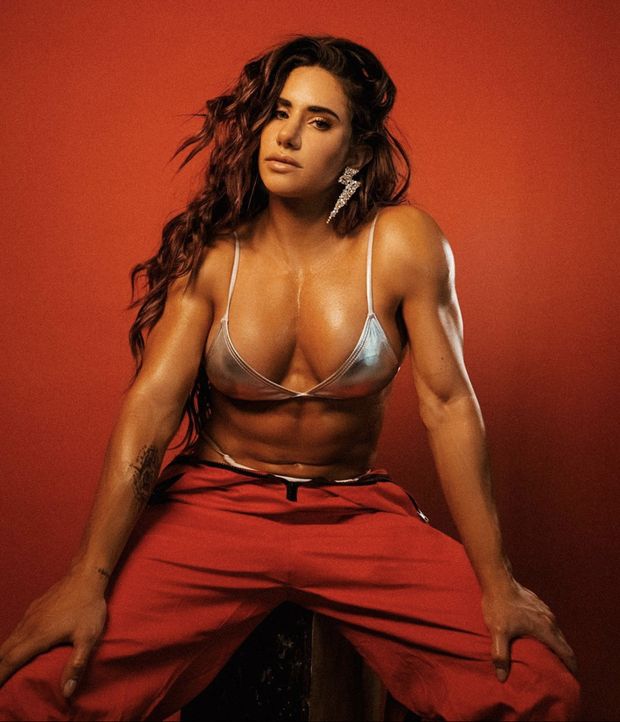 I bet she’s packing a mean strap-on