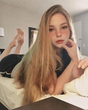 The definition of a cute babe