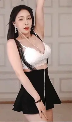 bj winter lip hips 3